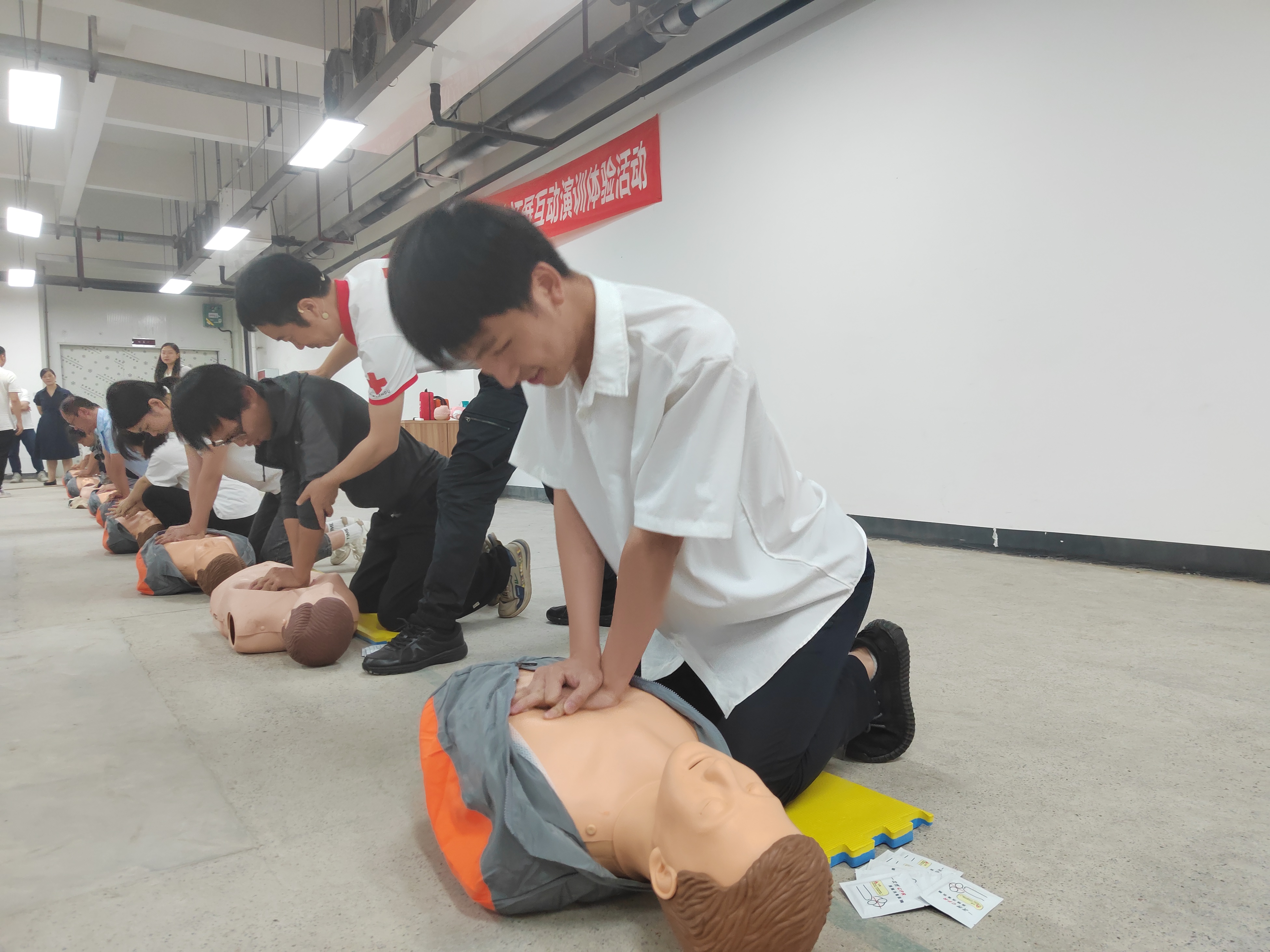 強基固壘，防患未然——西南醫(yī)投集團開展消防拓展互動演訓活動